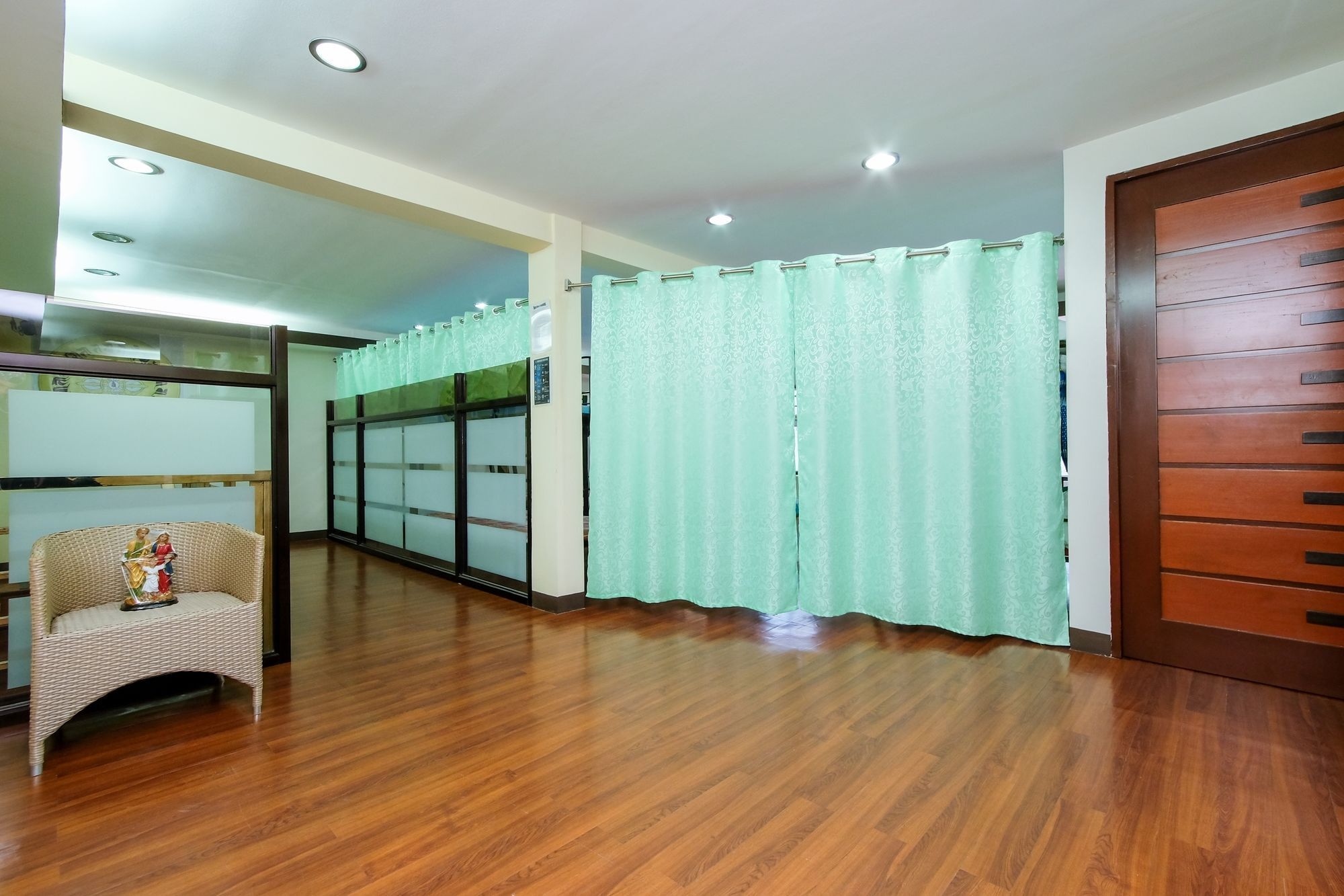 Zen Hostel Quirino Ave. Malate 마닐라 외부 사진